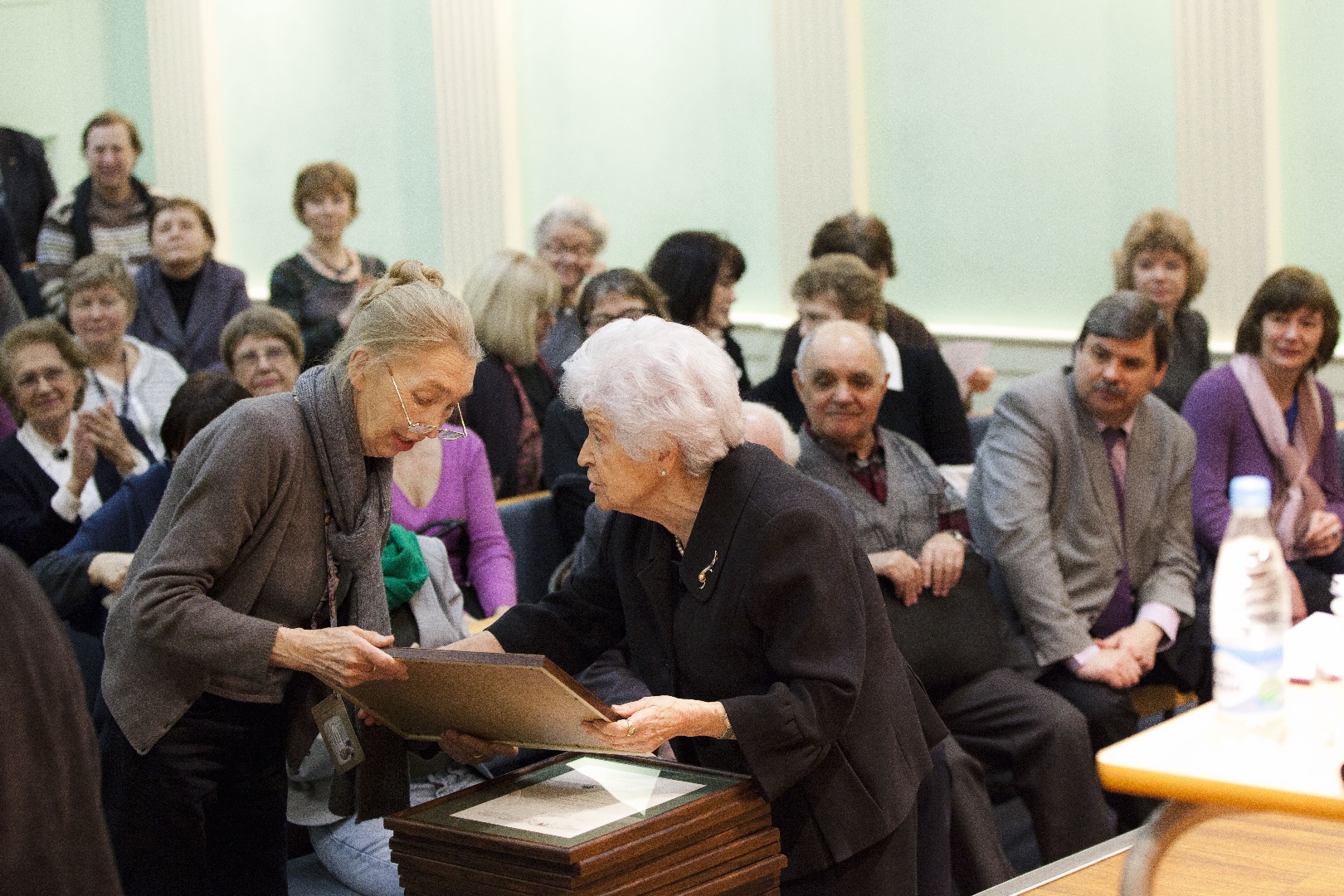 М.И. Майская и И.А. Антонова на вручении премии И.В. Цветаева